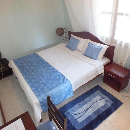 Family Nest Guesthouse Кисуму Экстерьер фото