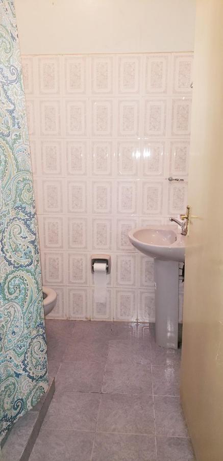 Family Nest Guesthouse Кисуму Экстерьер фото