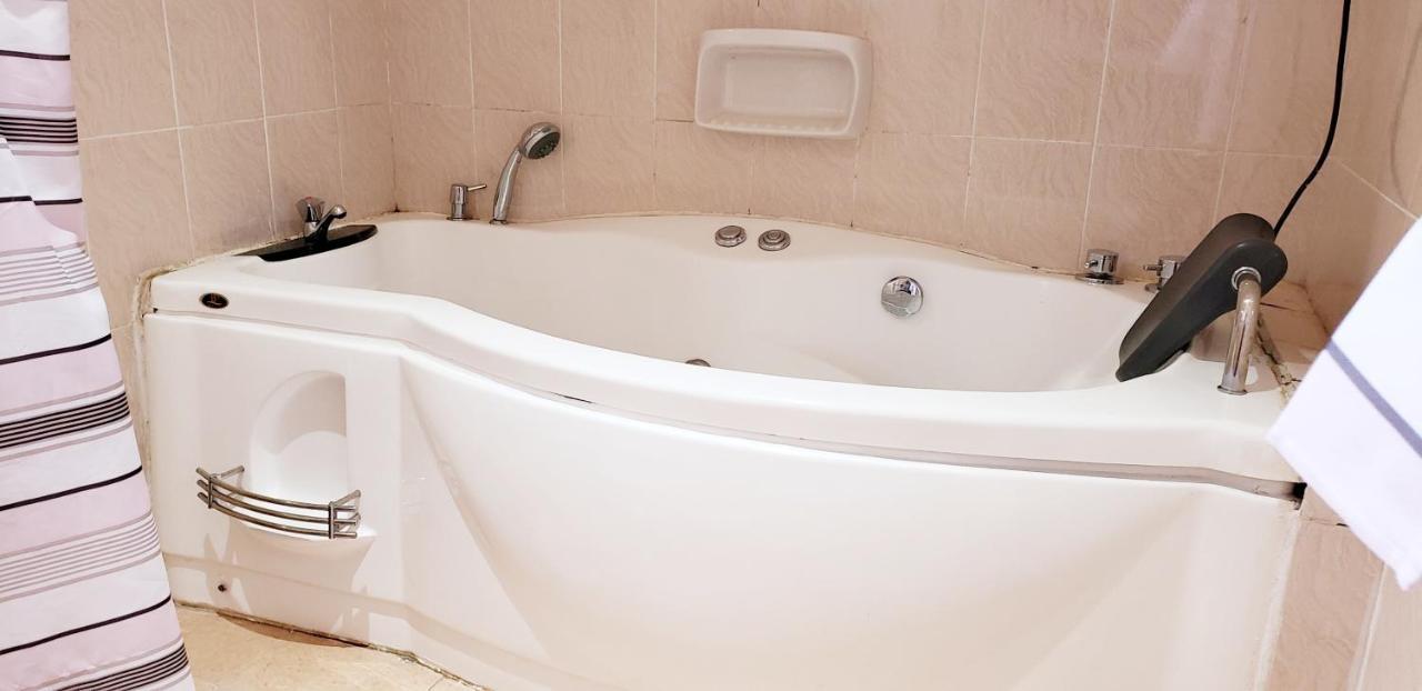Family Nest Guesthouse Кисуму Экстерьер фото