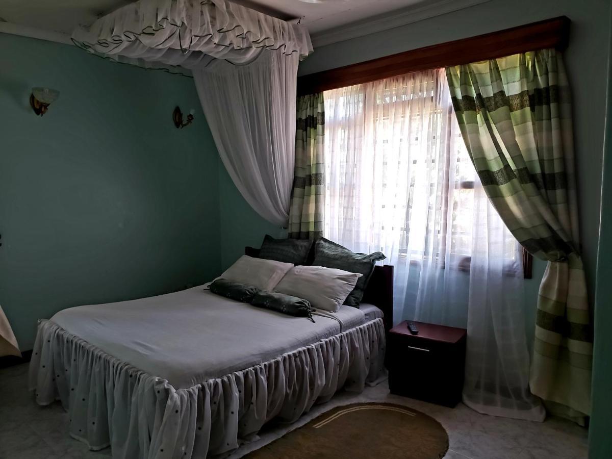 Family Nest Guesthouse Кисуму Экстерьер фото